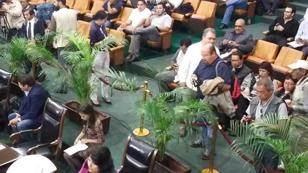 Antonieta_666's tweet photo. #condicionesindignas @MorelosCongreso eleva nivel de restricción para trabajo de reporteros http://t.co/3vCRDiLssT