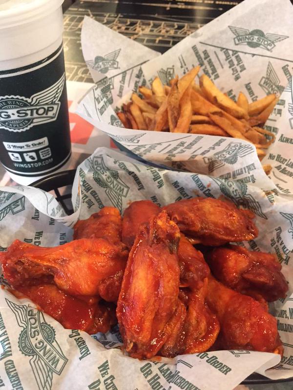WingStopMidtown's tweet photo. @keiyaaadoeee A good plate of wings goes great with Empire! http://t.co/5YHvVWFOyF