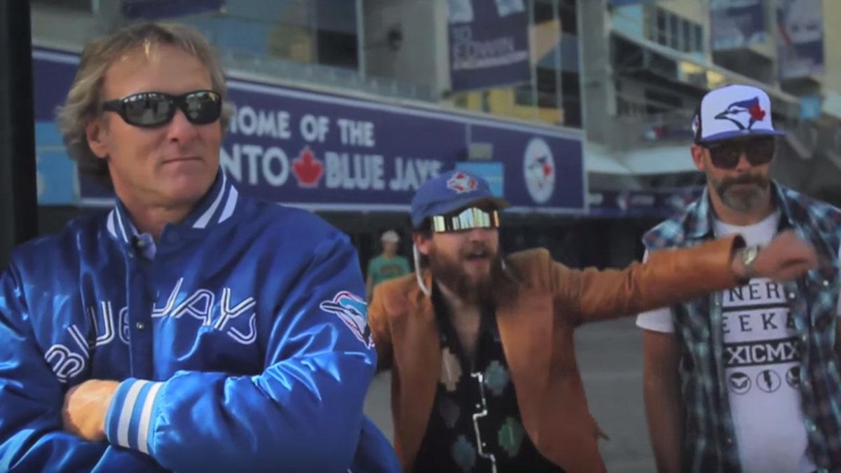 Sportsnet's tweet image. Want to see Kelly Gruber in a fan-made #BlueJays rap video? Of course you do: ow.ly/SRM70