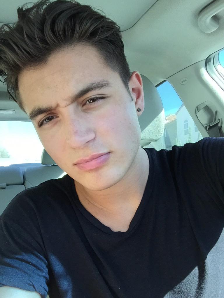 snip snip 💇🏻 still growing the top tho lol