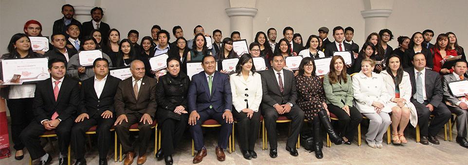 TolucaGob's tweet photo. Entregan en #Toluca el Premio Municipal de la #Juventud 2015. @Juventud_Toluca http://t.co/cse8nDBGGO