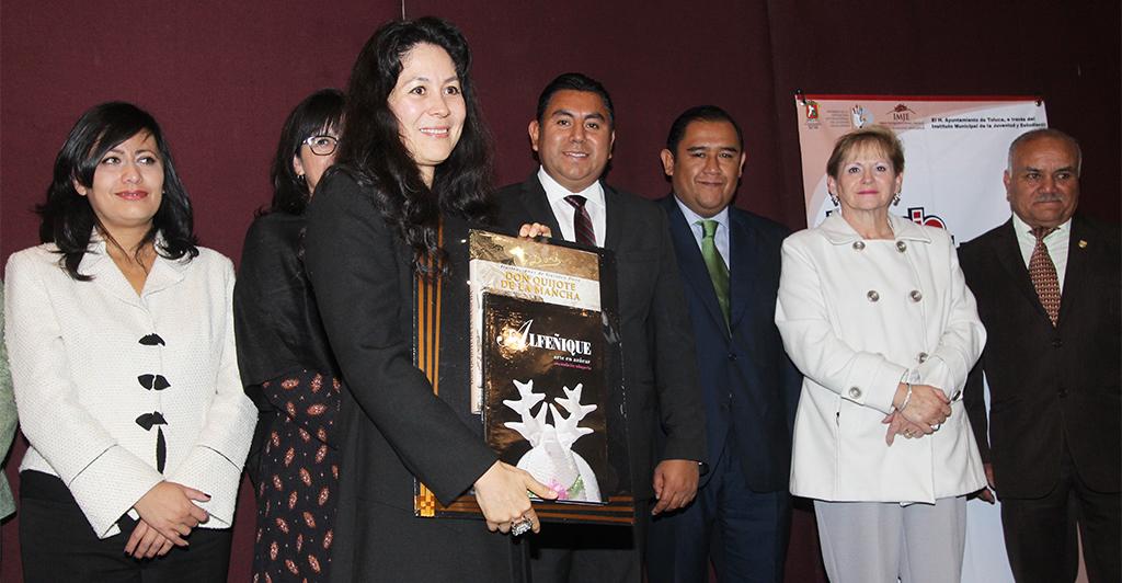 TolucaGob's tweet photo. Entregan en #Toluca el Premio Municipal de la #Juventud 2015. @Juventud_Toluca http://t.co/cse8nDBGGO