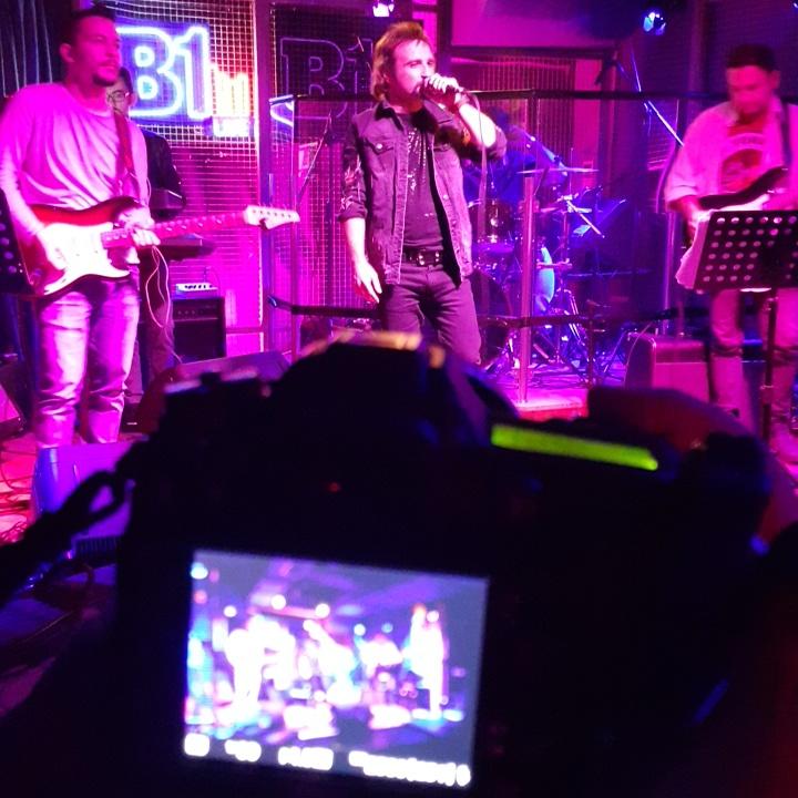 Bosluk_Rock's tweet photo. #aynalardankacamazsin yeni albüm konserleri devam ediyor #b1live http://t.co/TLBpm0ef9i