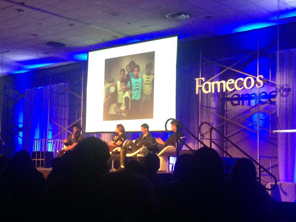 bruxaonilda_'s tweet image. Pessoal da @vozdacomunidade no #vemproSET