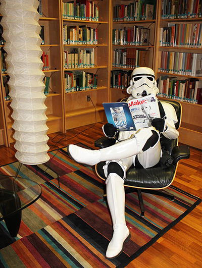 PhxLibrary's tweet image. An AMAZING Stormtrooper sighting in the Rare Book Room! Stick around…bit.ly/1WtMReR  #amazinglibrarycard