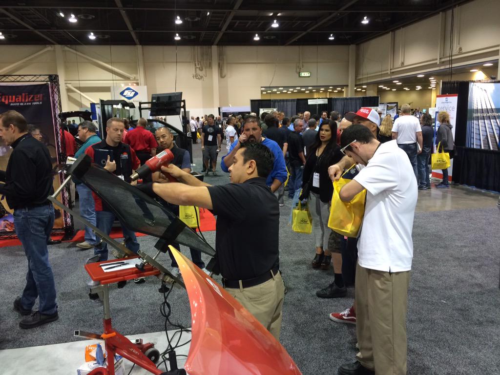 llumarfilms's tweet photo. The LLumar team in action. Drawing a crowd showcasing new self-healing PPF and CTX tint. #WFCT2015 #tintoff http://t.co/IrqRds6ixk