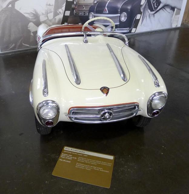 FantasyCarscom's tweet image. ErfinderZeiten - The mini car and scooter museum in the Black Forest #Troller #ErfinderZeiten #ClockMuseum #Phil