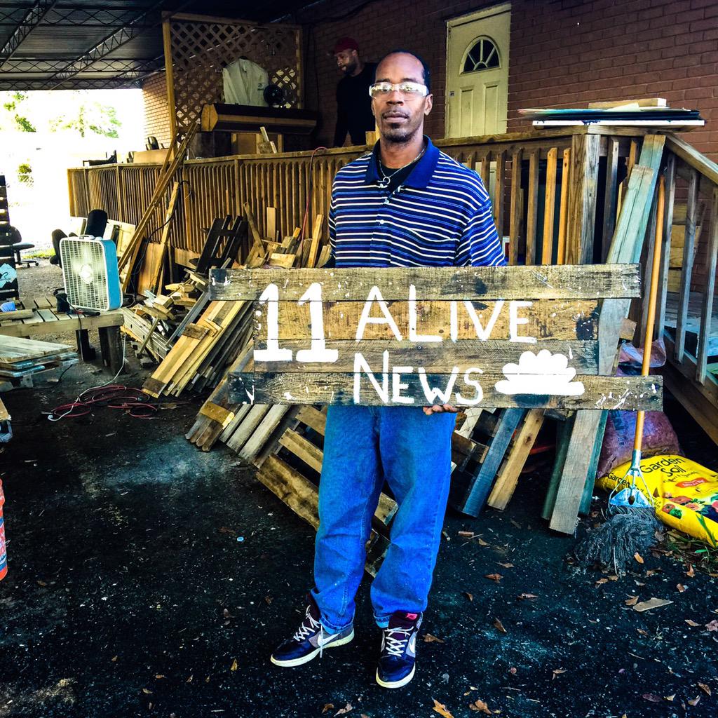 LoveBeyondWalls's tweet photo. Check out the #dignityart Bruce made today for @11AliveNews He has made an amazing transformation. #lovebeyondwalls http://t.co/z0vAGnviBB