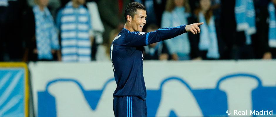 realmadrid's tweet photo. .@Cristiano: "Es un honor batir este récord en el club más grande del mundo." 

http://t.co/VlvxcvzWh1

#RMUCL http://t.co/op6oNfw0g5