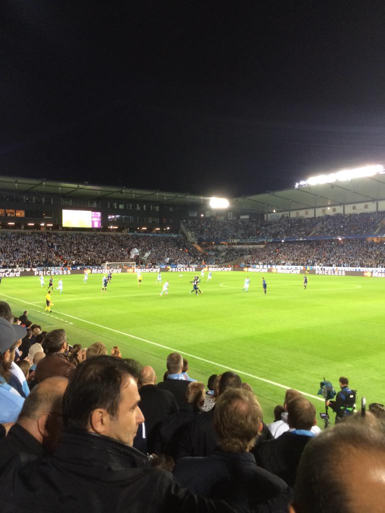 Jelle106's tweet photo. En we zijn vertrokken! #GameReady http://t.co/pAp1YujQwX