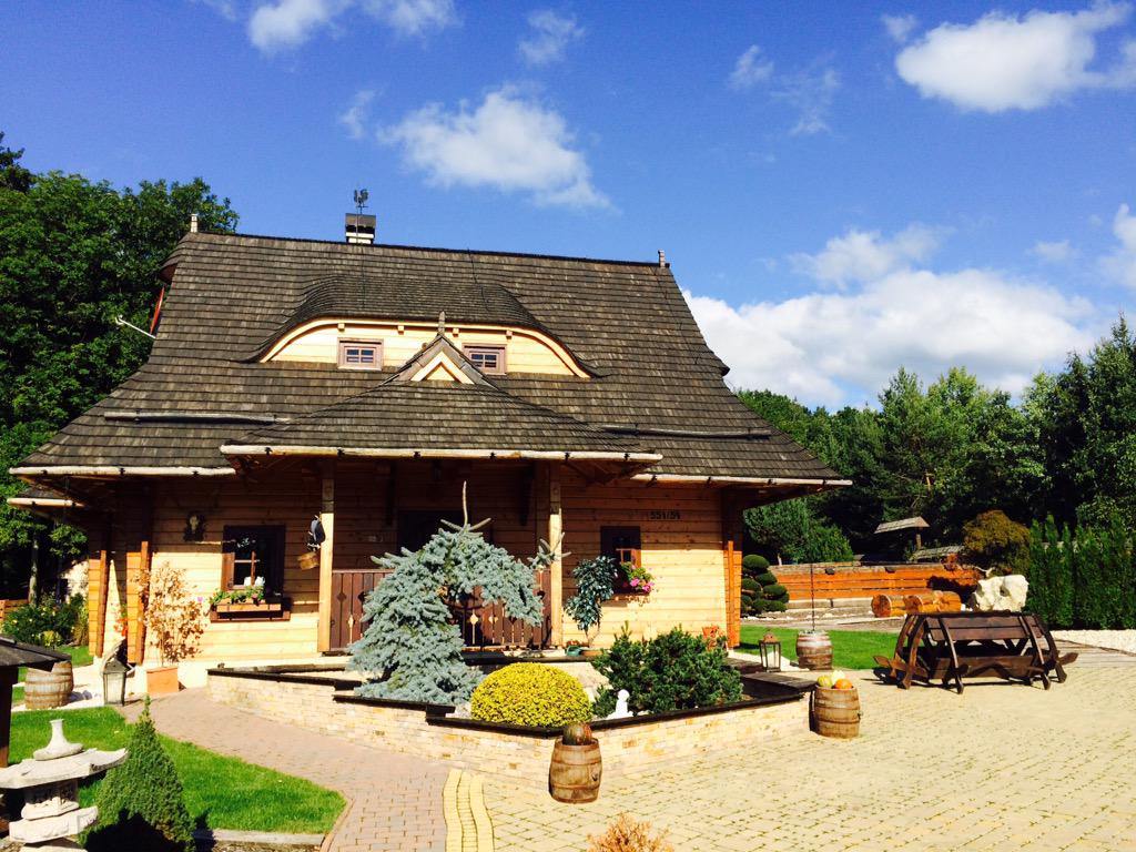 Stanislav_Galik's tweet photo. I sleep in the fairytale tonight! #cottage #RichHike #guesthouse http://t.co/6yDd6796la