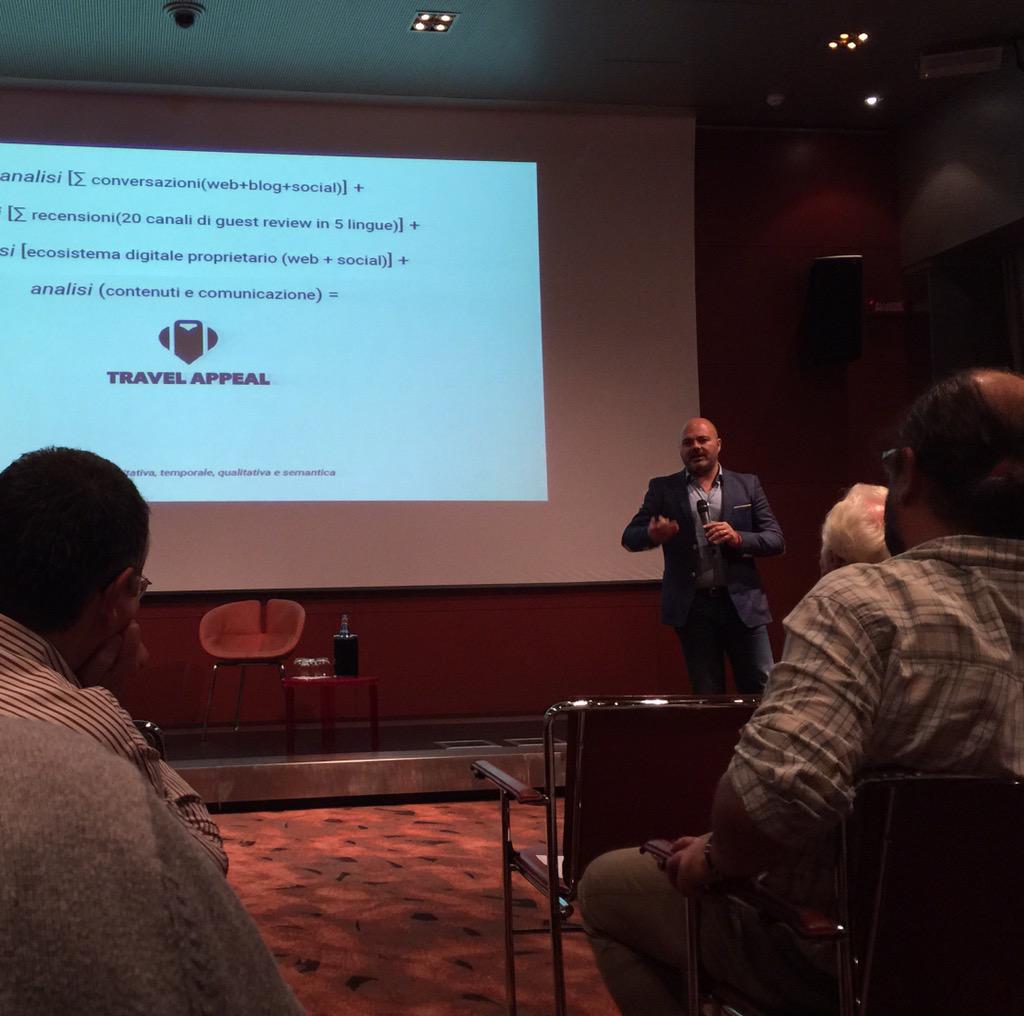 insopportabile's tweet photo. E dopo @rudi51 ora @mkl a #beachdata2015 @THotelCagliari su #BigData e turismo. http://t.co/F8Nvppzpxk