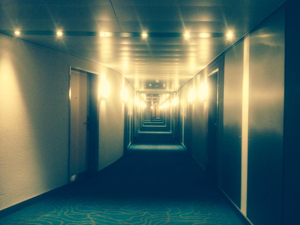 lisacruc's tweet image. Shining vision #zurich #hotel #kubrick #shining