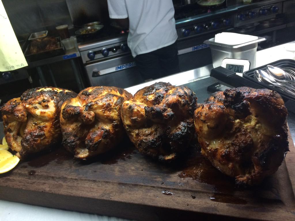 cowandclover's tweet image. These guys get us. Feast, @cowandclover. #largegroups #communaldining #williamsburgbrooklyn