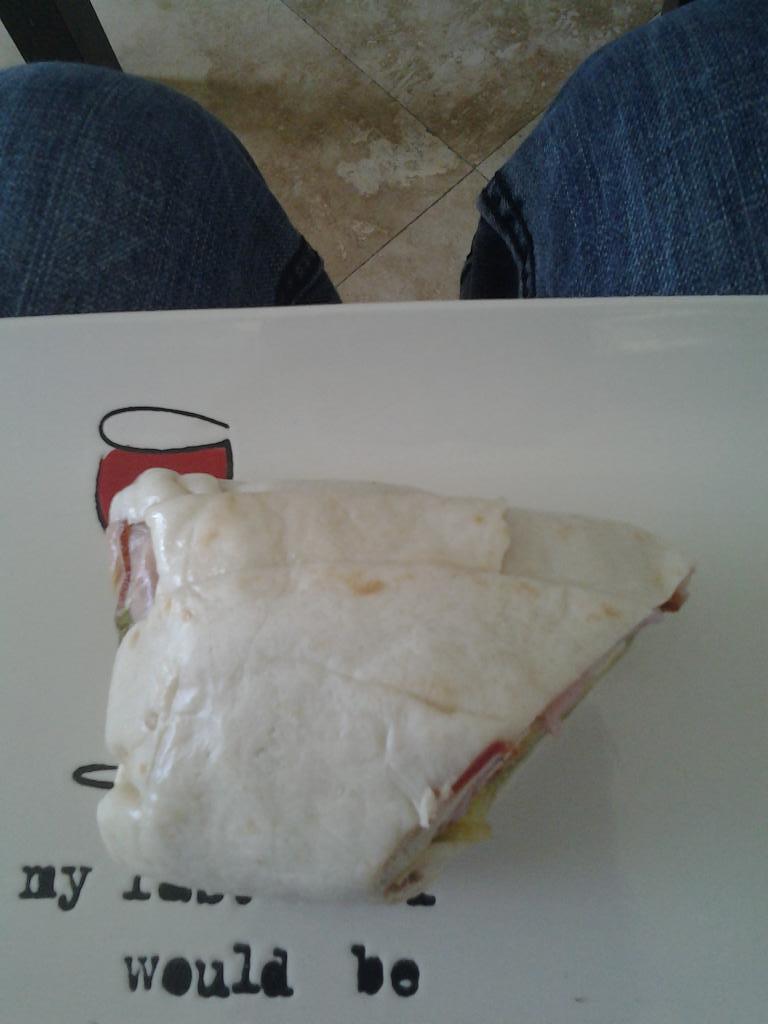 NelsonBarillas's tweet photo. #Luchtime #Nowandbeforehisafternoon ☀🍴 http://t.co/GrIWMAmGcI
