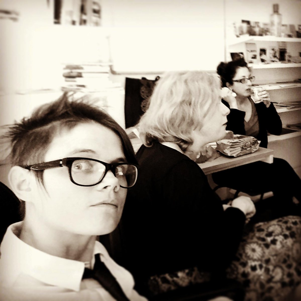 EverydayElvis's tweet photo. @Future_Heritage film club watching #TheLinguists #conservingdiversity with @Sarah_May1, Dr Bartolini, Pepsi, popcorn http://t.co/TJKvBf55SX