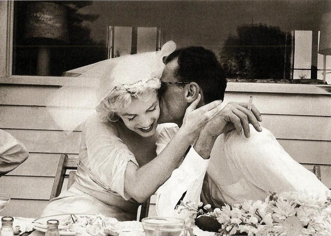 Amazing Historical Photo of Arthur Miller with Marilyn Monroe in 1956 