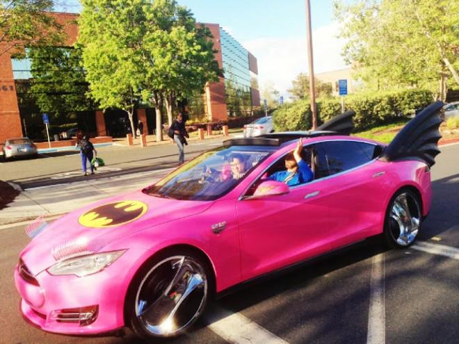 SolarTheMovie's tweet photo. 17 Celebrities That Love Elon Musk’s Tesla http://t.co/jMZAnPVMSv http://t.co/ZJKgMnuaK9