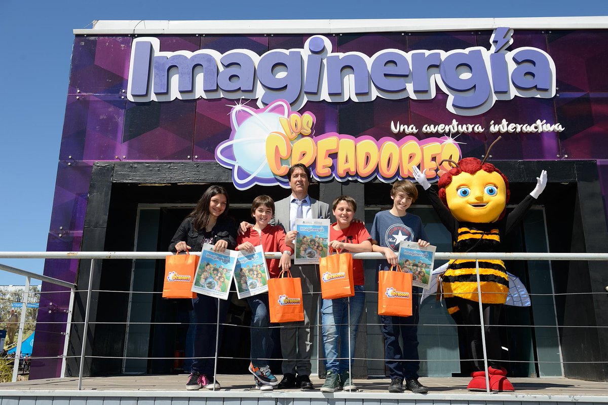 Telefeprensa's tweet photo. El show #Imaginergia de @LosCreadoresOK tuvo la visita de #LosCreadores de @MChefOficial, Mica, Rodri, Iñaki y Nico! http://t.co/nCm4TJg9DG