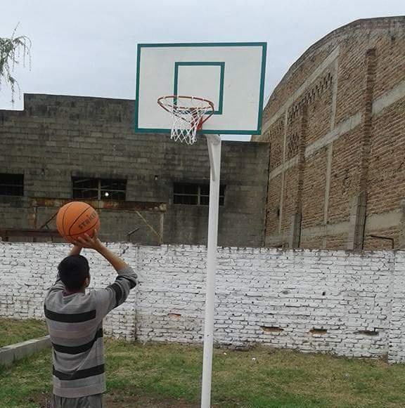 JJuaneda's tweet photo. Mira como va quedando la cancha de Basquet del Centro Vecinal Ameghino Norte.
Gracias Deportes @MuniCba por el apoyo! http://t.co/4NCmzsWC7s