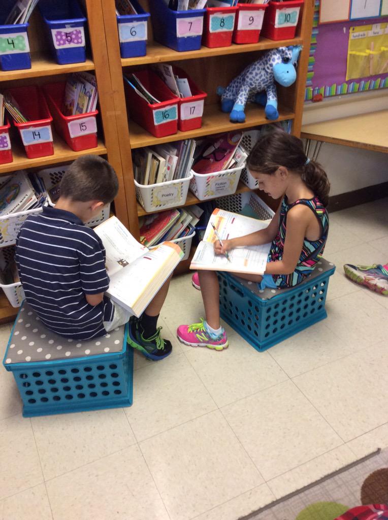 LaurenLGuarino's tweet image. Look at these #mathpartners hard at work! #problemsolving #collaboration