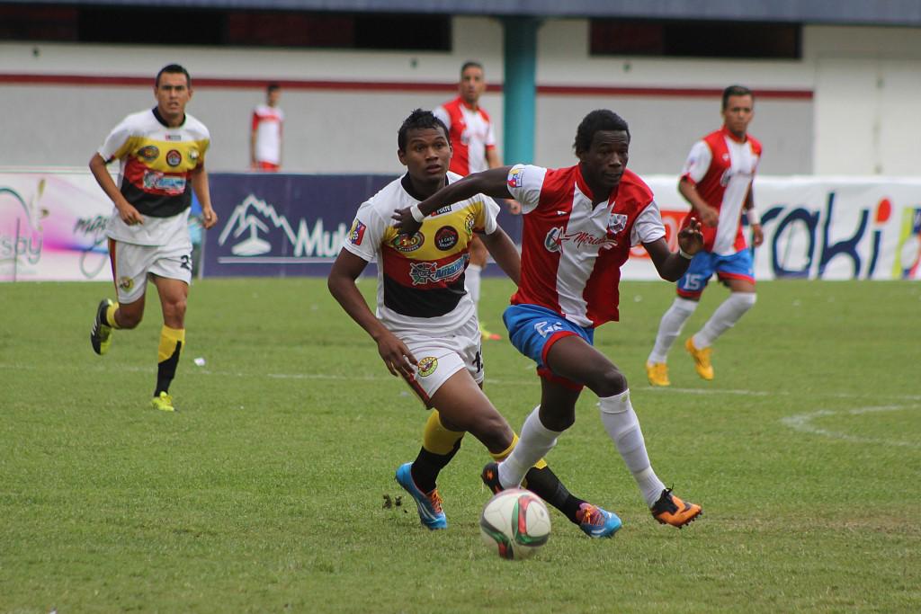 EstudiantesMEFC's tweet photo. #Pimera @EstudiantesMEFC con la mente puesta en el @Caracas_FC http://t.co/Qmy2rW7RLC #VamosAcadémico http://t.co/VyHZat99do