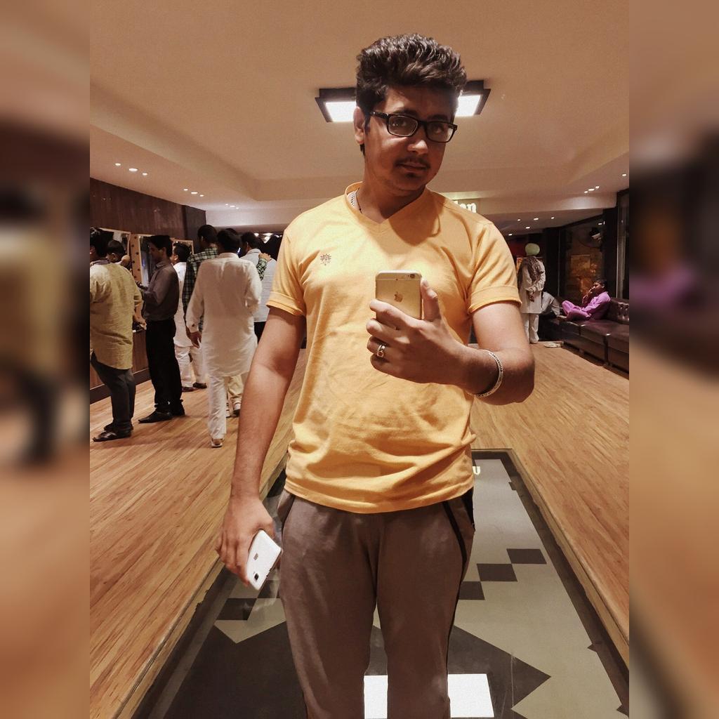 Sukhdwari's tweet photo. @Gurmeetramrahim #MSG2cross150 #ultimate_movie #7th_time #taking_happiness_of_bhandara #housefull #feeling_buraa http://t.co/jU0qdFEHCc