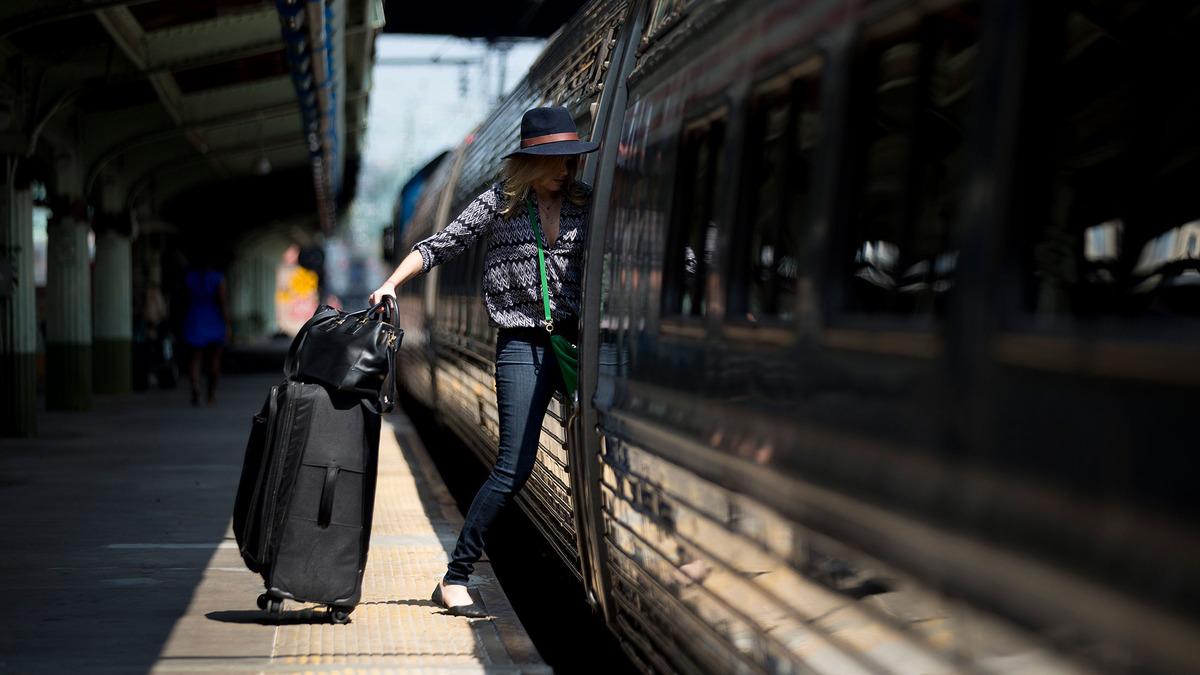 business's tweet photo. Starting Thursday, pack light or be ready to pay for excess luggage on Amtrak http://t.co/q0pr8MkslQ http://t.co/qobumhibS3