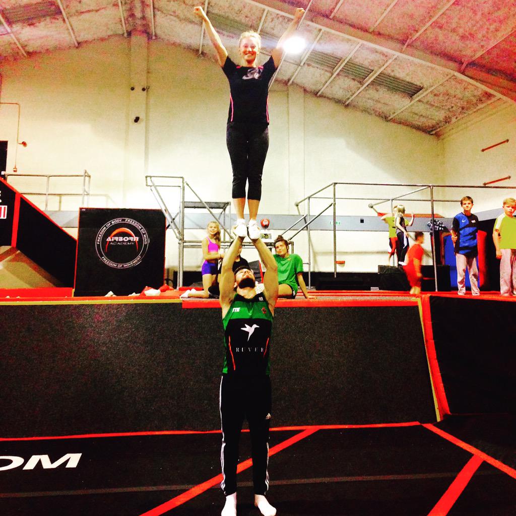 Airborn_Allstar's tweet photo. Coach Shel has still got it πΈπ½ππΌ #flyer #singlebase http://t.co/70VtSQ1C2c