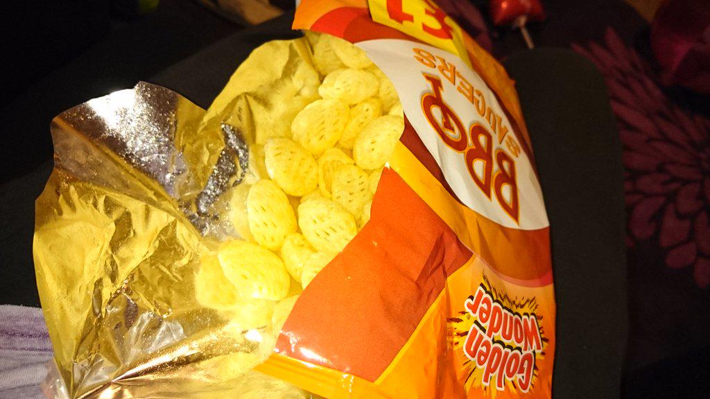 1994Madden's tweet photo. @GoldenWonderUK Did you forget the flavour?? Gutted, was looking forward to those :( #Flavourless #Nobbqdust http://t.co/uNZ8eNuMex