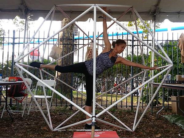 daniela_bertol's tweet photo. The #MovementInfrastructure at #MakerFaire #moving and practicing #yoga in the #LabanIcosahedron http://t.co/rgndoszhiR