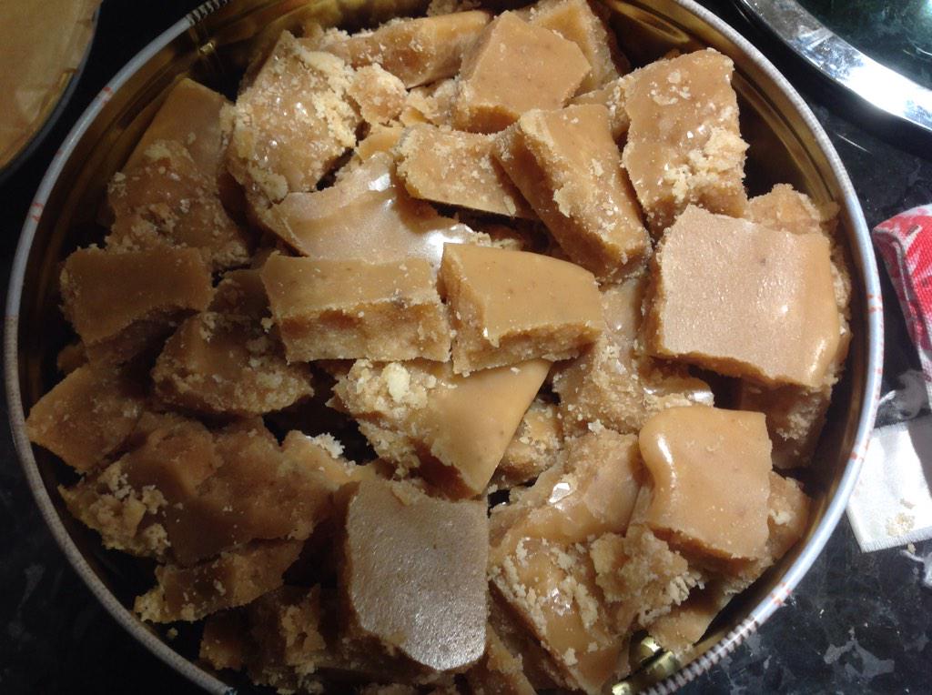 paulinedaniels's tweet photo. Cooking for Strathvaich. Highlands here we come..!! @bryonydaniels @Strathvaich @Ctrdaniels #tablet #granola http://t.co/fAjdpmqZgF
