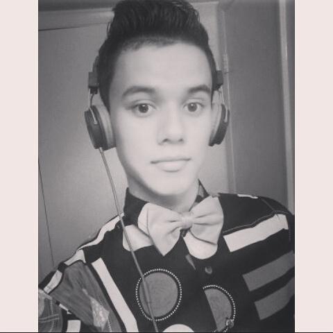 BDoroni's tweet photo. #MUSIC
#MYSONG
#SMILE http://t.co/FPWgm5lAMQ