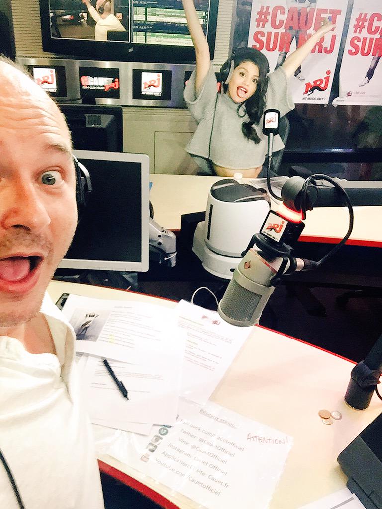 MyLifeIsSGJB's tweet photo. September 28: (MORE) Selena At NRJ in Paris, France http://t.co/CXwLV0BzaV
