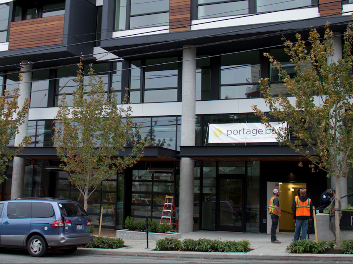 EaterSeattle's tweet photo. Gear up, breakfast bar fans: the 4th @portagebaycafe is about to land at 65th and Roosevelt. http://t.co/LmHkWIVkaV