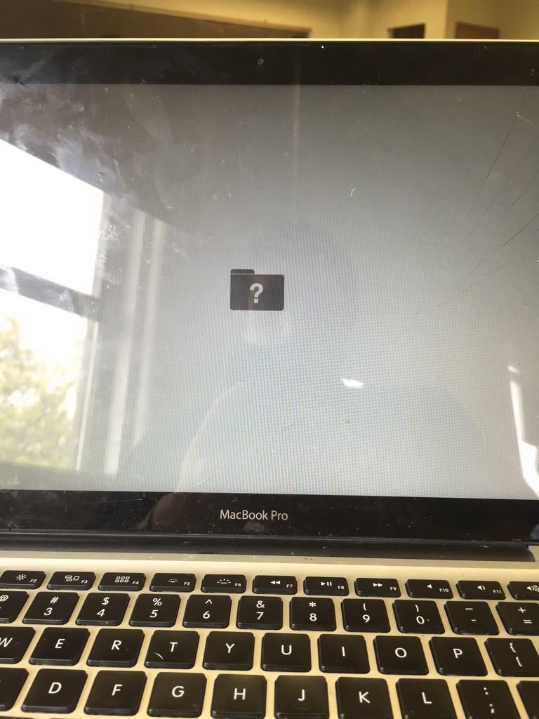 Rob_Boyles's tweet image. Anyone know what this means? #MacProblems @apple #MacHelp