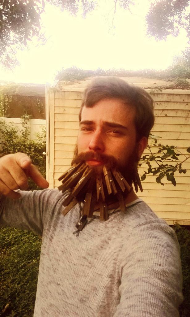 SixPackOfBeard's tweet photo. #beard chimes. #beardgang @RateMyBeard @ProperBeard @beardandink @wearebeardbros @Ryan_Redbeard http://t.co/Yp4b8mtZKS