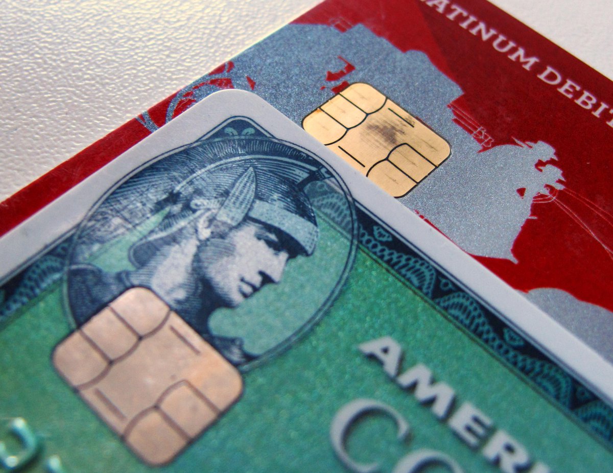 wisdomwatch's tweet photo. Chip cards ↑ In the future, we'll dip credit cards instead of swipe them. Chips and dip! http://t.co/CnMfZinsZK http://t.co/fC4j8NQZVN