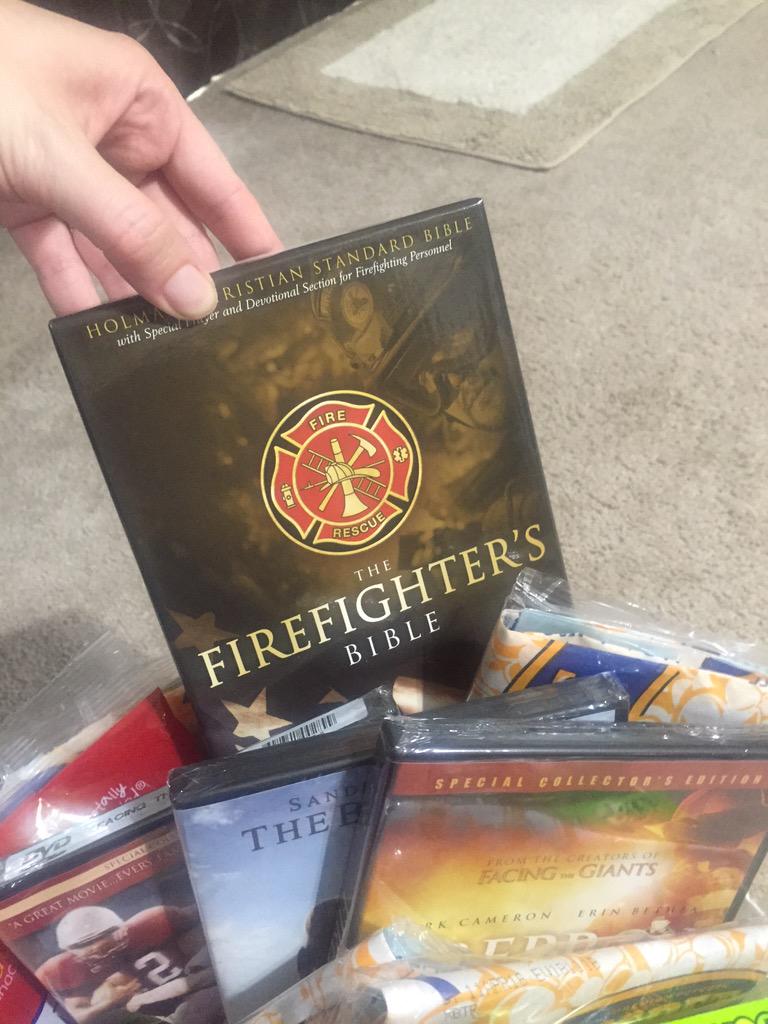 MomOnMissionTLH's tweet photo. Fun way 2 share gospel &amp; bless local firefighters. @FireproofMovie just the ticket! @providentfilms @SherwoodChurch http://t.co/JWssHCD0IV