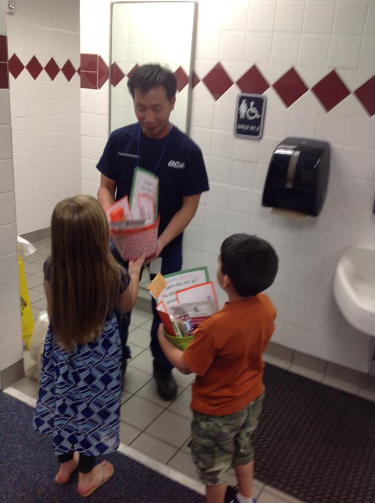 CeliOliva's tweet photo. Students thanking one of our awesome custodians with gifts from1st and 2nd grade! @rountreerr http://t.co/ebRcI1PSW2