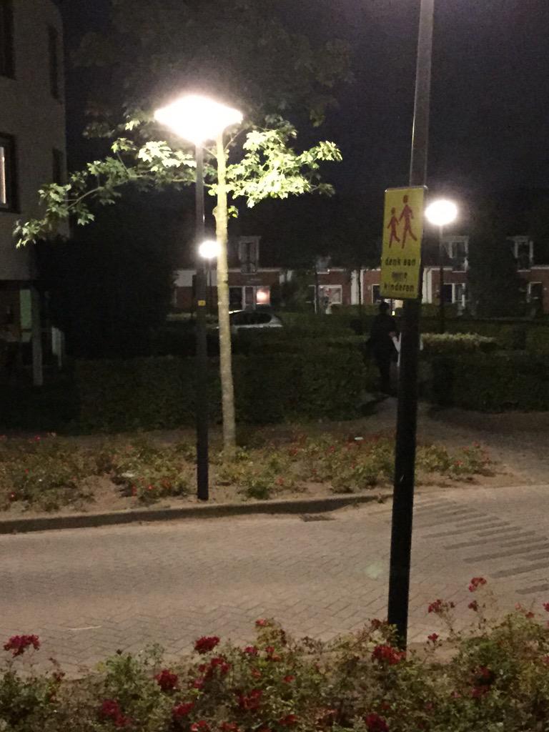 OverlastJade's tweet photo. Asielzoekers wederom oorzaak overlast! Kinderen weer wakker. Zieke buurvrouw uit bed. Begeleiding is zoek! #bedankt http://t.co/M3gbo9Oc3e