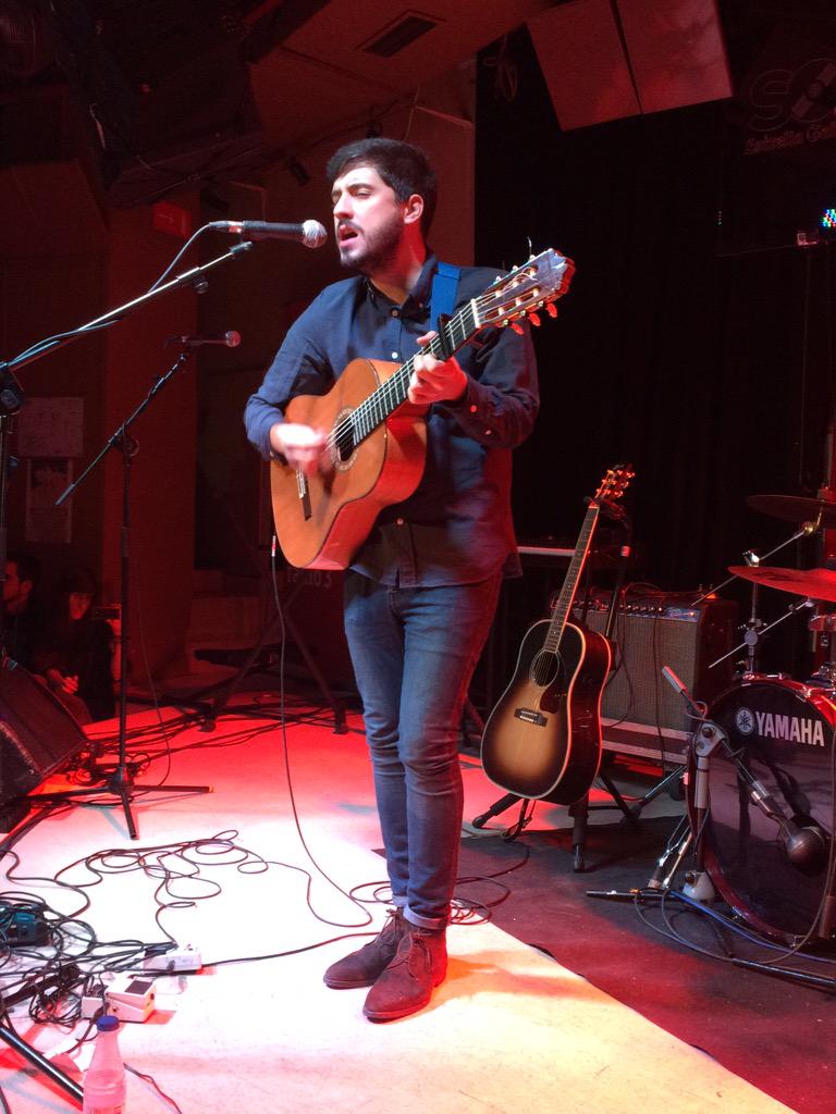 LaButacaMusic's tweet photo. Y de nuevo la voz de @jacoboserra se alza entre los murmullos #MiMúsicaTuRefugio http://t.co/ppnFFZhe9M