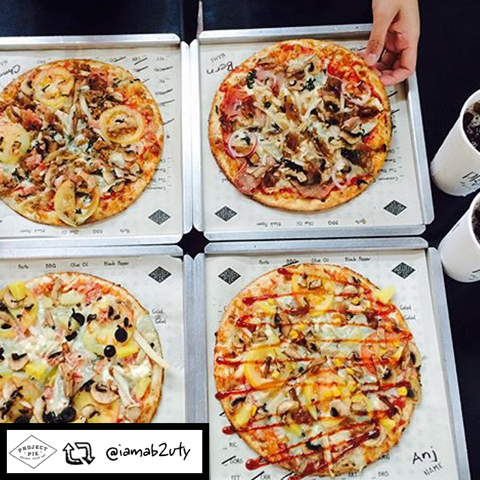 projectpie's tweet photo. Happy Hump Day! Treat yourself to artisan #pizza. #ProjectPie #ProjectPieRepost #MyProjectPie #DesignBuildEat http://t.co/Lp0uQk7hTg