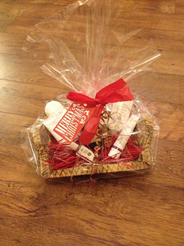 SSNature's tweet image. Custom made gift sets ideal for Christmas presents, baby shower or birthday gifts. #healthyliving