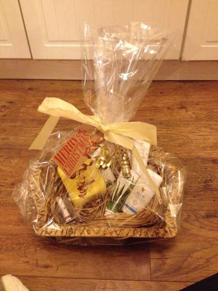 SSNature's tweet image. Custom made gift sets ideal for Christmas presents, baby shower or birthday gifts. #healthyliving