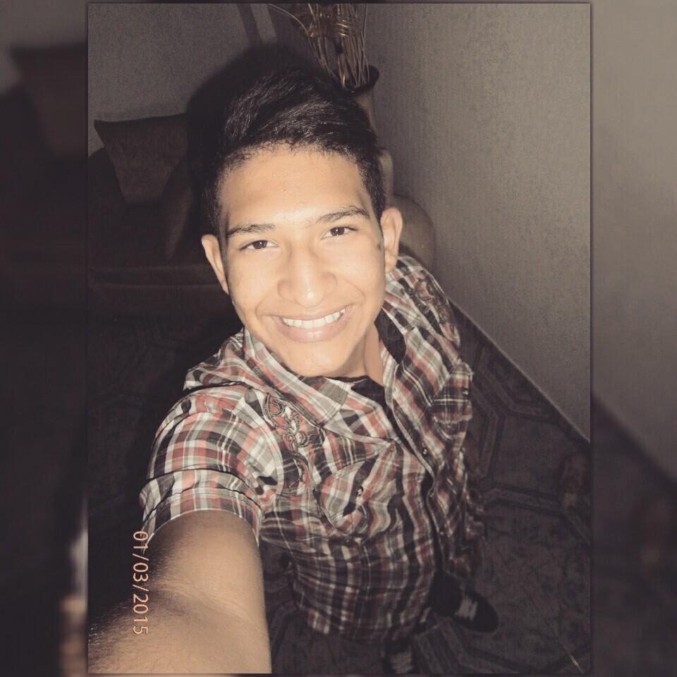 CristianGJ27's tweet photo. Para tener éxito en la vida, se necesitan dos cosas: la ignorancia y la confianza. http://t.co/BRmHDo5v4f