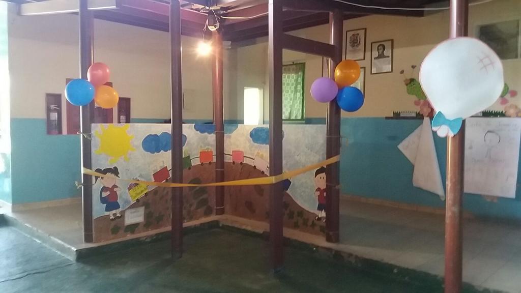 PAEMIRANDA's tweet photo. Los niños, niñas, docentes y cocineras inauguraron mural del SAE en CEI la Rosaleda edo. Miranda  @ZonaEducMiranda http://t.co/dt2YNP4FB1