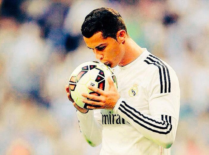 MaartaRuiiz's tweet photo. Máximo goleador de la Historia del @realmadrid !! Bestial @Cristiano 😱🙌👏 !! #HaIaMadrid #CR7 #Leyenda #501 http://t.co/qkINM8sVhp