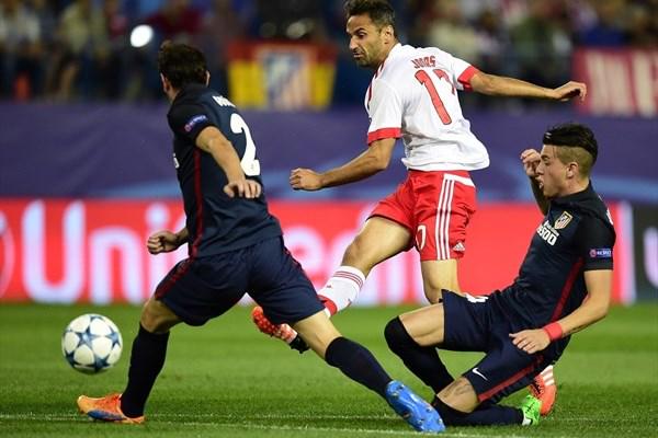 UEFAcom_pt's tweet photo. .@SL_Benfica vence o @Atleti e passa a liderar isolado o Grupo C da #UCL. Comentários à exibição dos "encarnados"? http://t.co/6f6xhcJhoO
