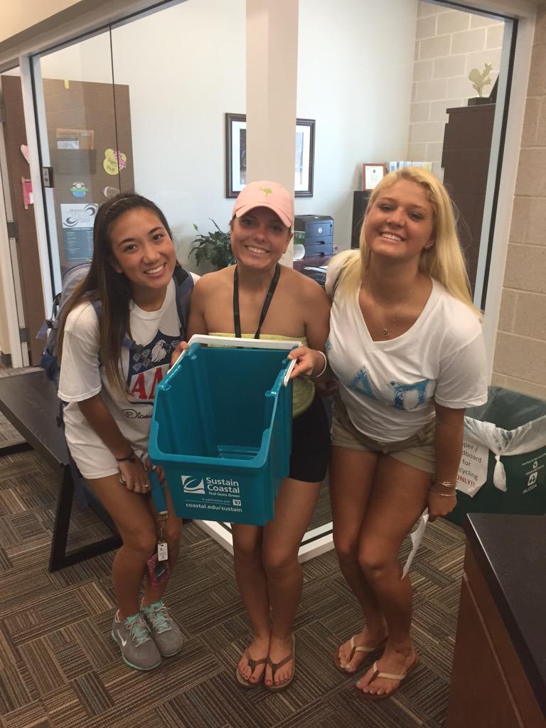 adpikapp's tweet photo. @SustainCoastal #45 "Teal Goes Green" #CCUTreasure http://t.co/FmBfEO2wNF